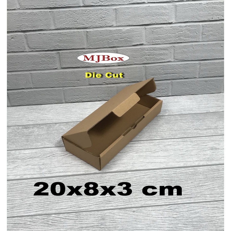 

KARDUS/ KARTON/BOX UK. 20X8X3CM.........MODEL KARDUS PIZZA