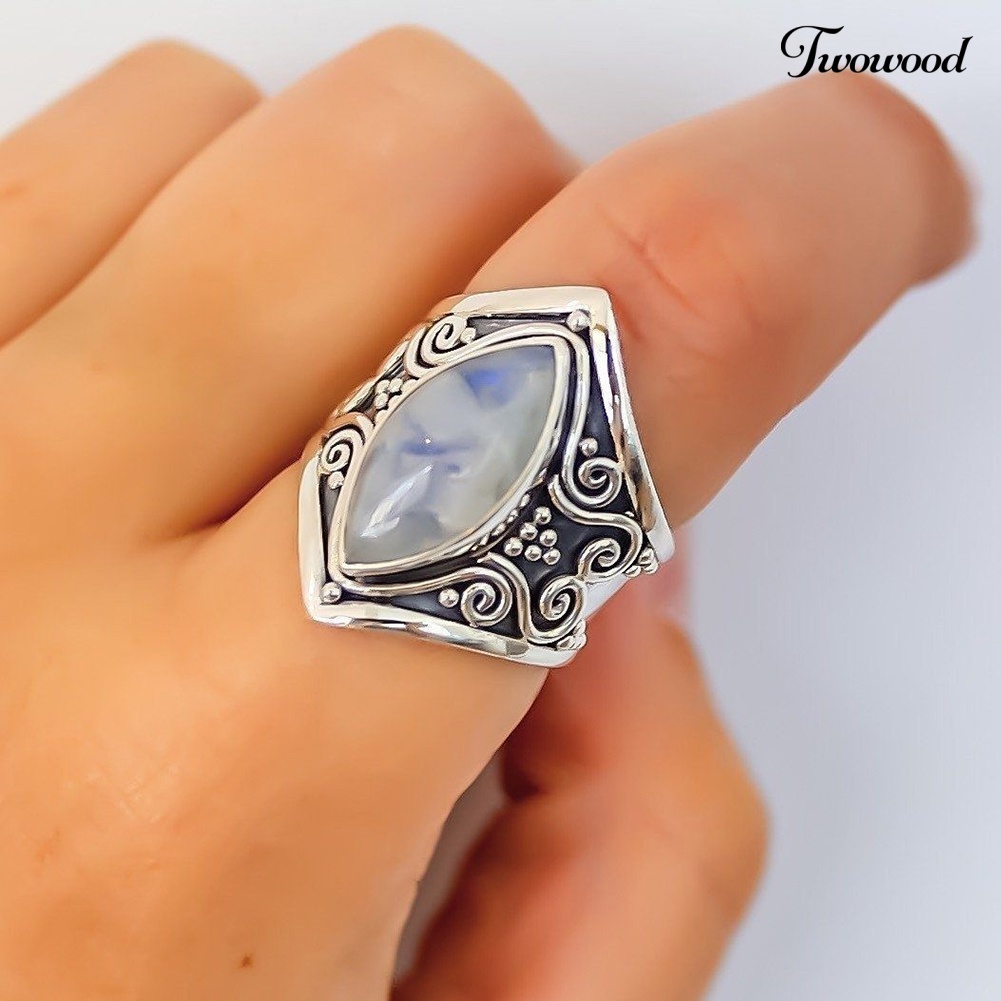 Cincin Wanita Bentuk Geometris Aksen Moonstone Gaya Vintage Untuk Pesta Pernikahan