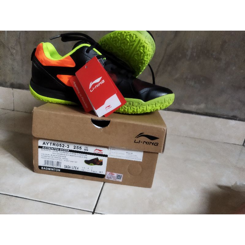 Sepatu Lining saga lite 4