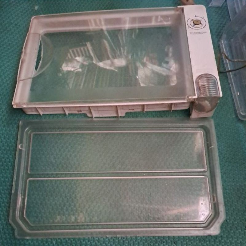 tutup freezer &tatakan tengah LG bekas 1pintu