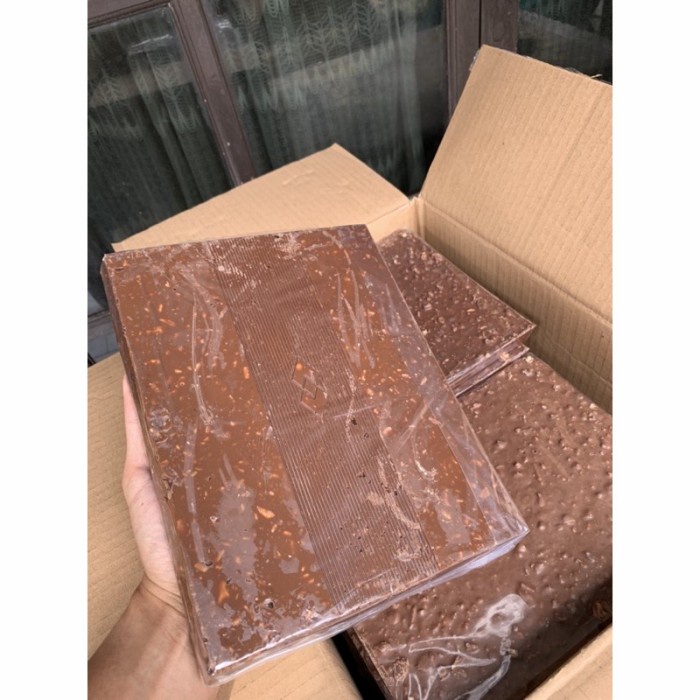 

Mixdelfi / Coklat Sq / Coklat Silverqueen Blok 1Kg / Coklat Kiloan