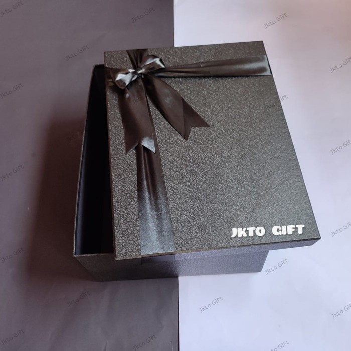 

KOTAK KADO/GIFT BOX UKURAN 40X30X10