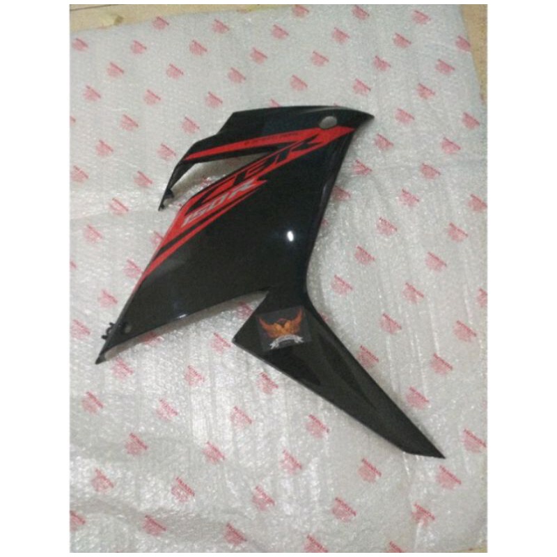 SAYAP SAMPING CBR150R K45G 2016 2017 2018 HITAM MERAH FAIRING SAMPING CBR150R K45G ORIGINAL