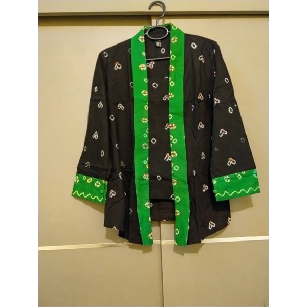 batik jumputan kebaya
