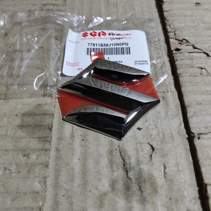 Emblem Logo S Karimun Wagon R