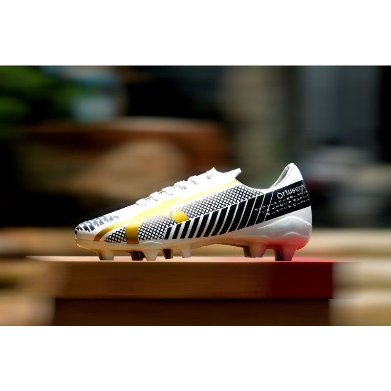 SEPATU BOLA ORTUSEIGHT TERKINI SIZE 39-43