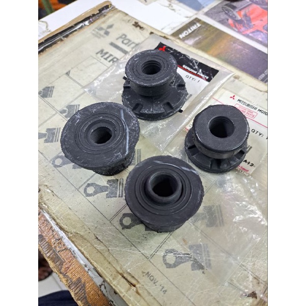 Karet Shock Belakang Asli Mitsubishi Mirage
