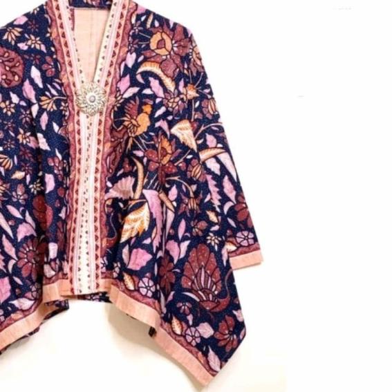 ATASAN BLOUSE BATIK TIGA NEGERI BATWING - Krem, S