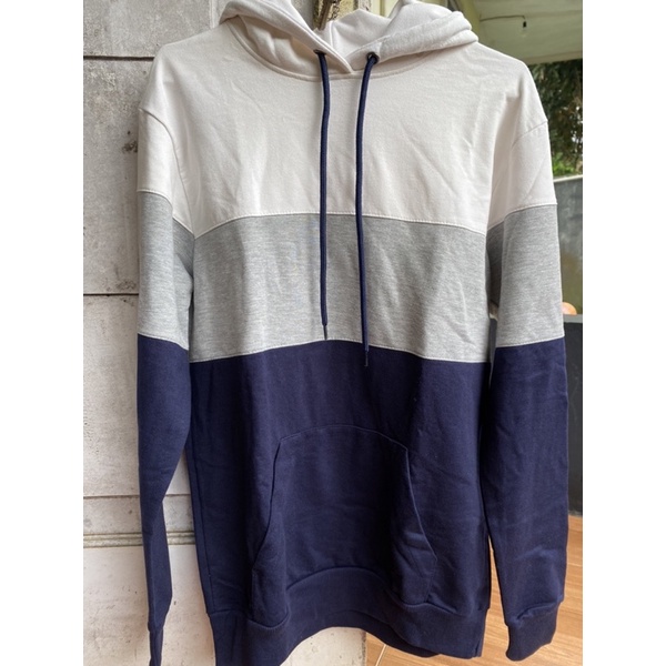 Preloved sweater Hoodie Details