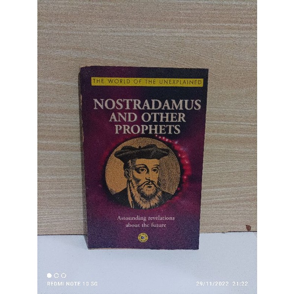 Buku Nostradamus And Other Prophets