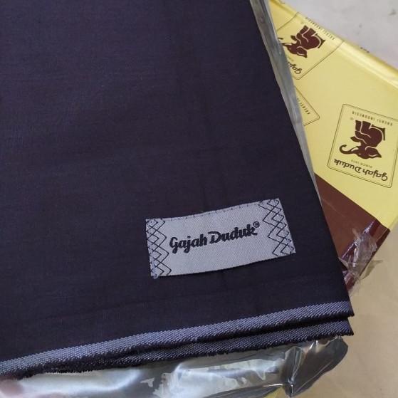 Sarung Gajah duduk Polos Hitam