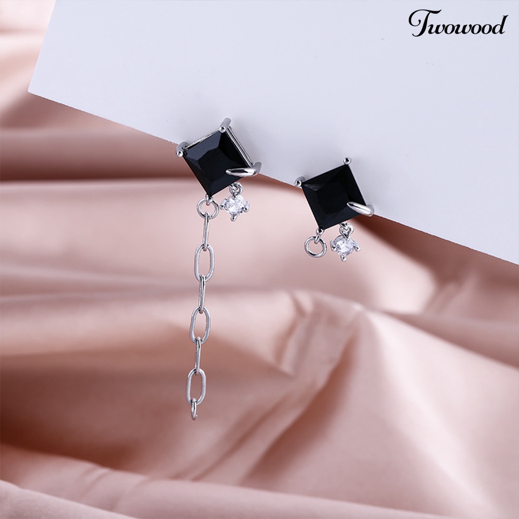 1 Pasang Anting Stud Rantai Rumbai Bahan Stainless Steel Warna Hitam Untuk Wanita