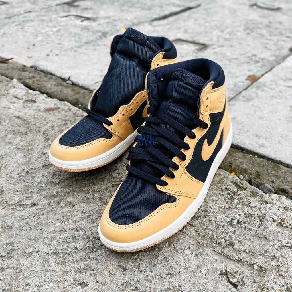 Nike Air Jordan 1 High Heirloom