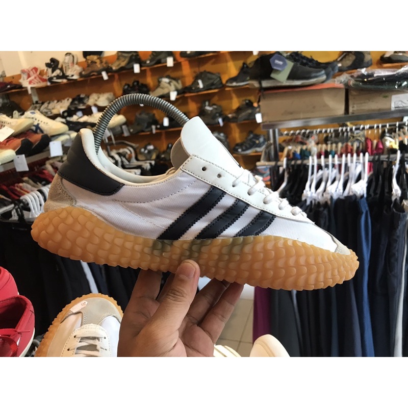 SEPATU ADIDAS BEKAS BERKUALITAS BRANDED ORIGINAL, UKURAN 42