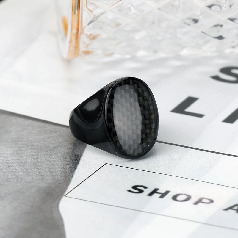 Cincin Pria Carbon Fiber Titanium Black Anti Karat Tahan Luntur