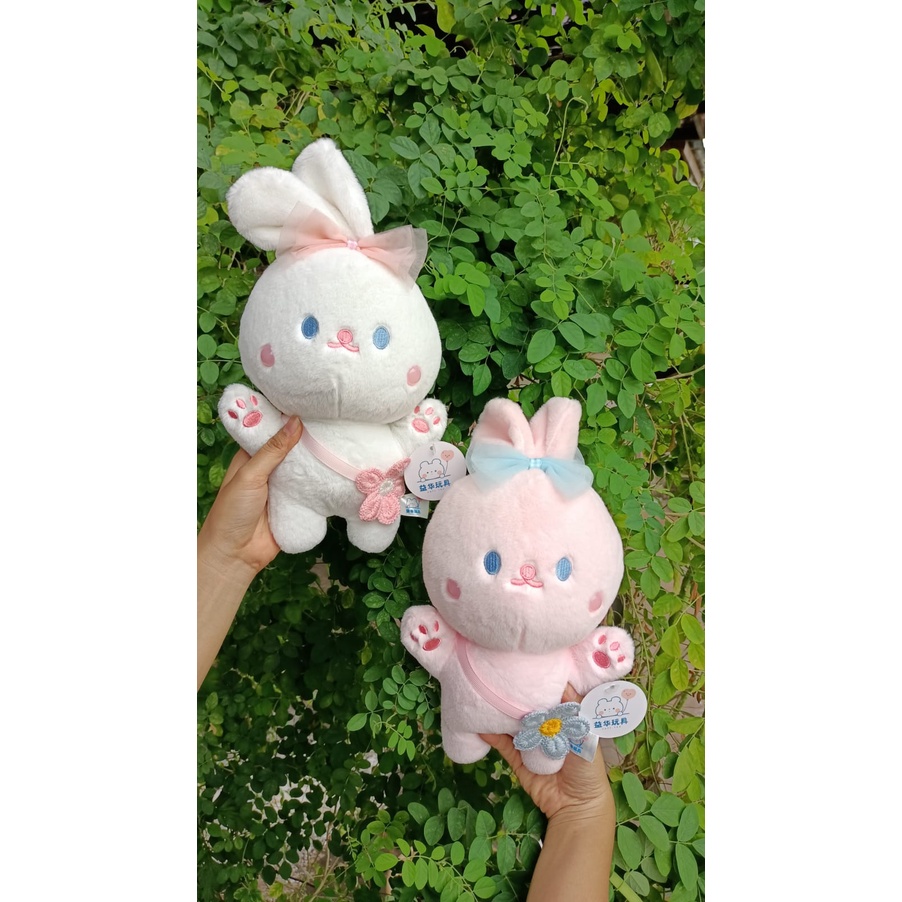 Boneka Bunny Pakai Tas Bunga Bahan Plush