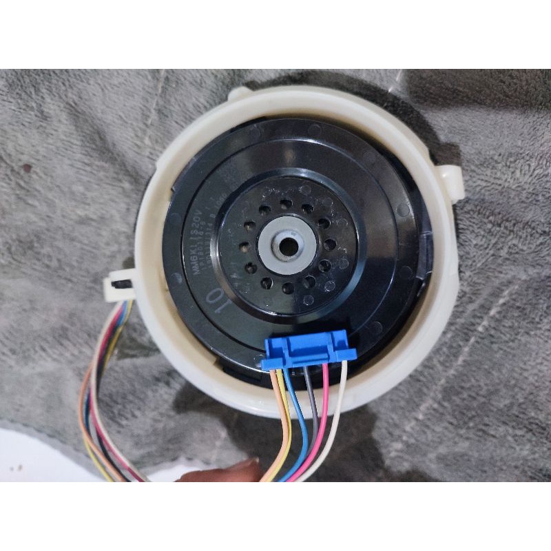 Dinamo motor fan indoor AC Daikin type FTC20-25NV14 original