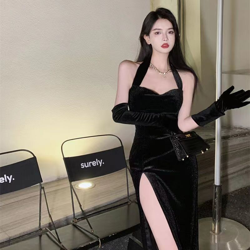 Musim Panas Spice Girl Keinginan Murni Hitam Menggantung Leher Beludru Gaun High-End Celah Malam Pesta Perjamuan Ulang Tahun Wanita