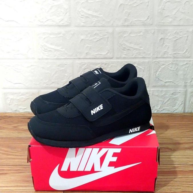 Sepatu Nike Sekolah Anak Laki Laki