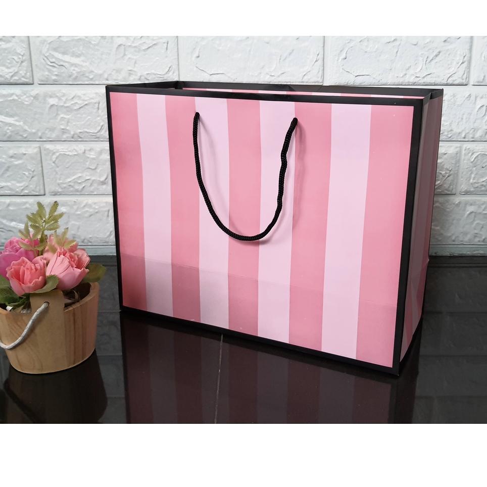 

ㅹ Paperbag Rea Stripe Uk. 32,5 x 25 x 14 cm ど