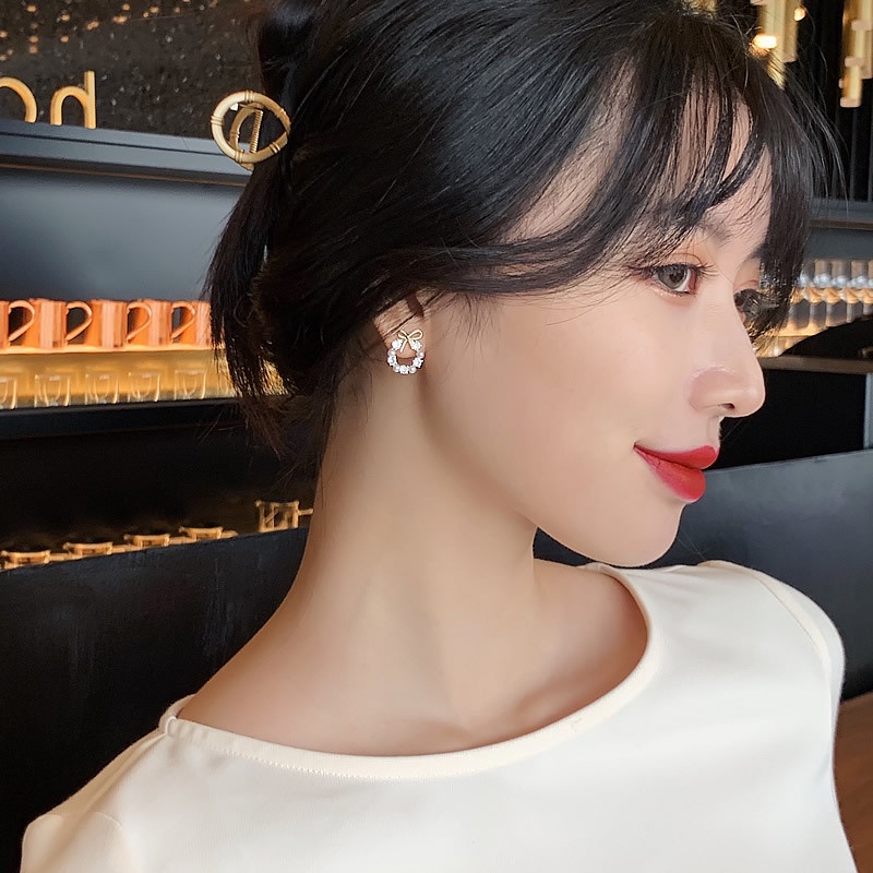 Anting Tusuk Model Pita Dengan Mutiara Untuk Wanita