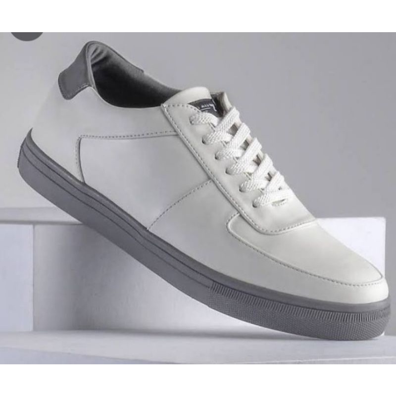 sepatu kets pria keren original