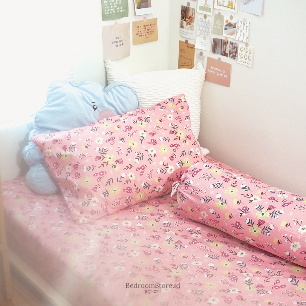 Sprei aesthetic motif Keiko pink sudah termasuk sarban dan sargul