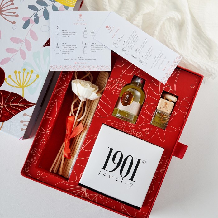 

(COD) KASIH Hampers by Succa x 1901 / Gift Set / Kado Hamper Limited Edition