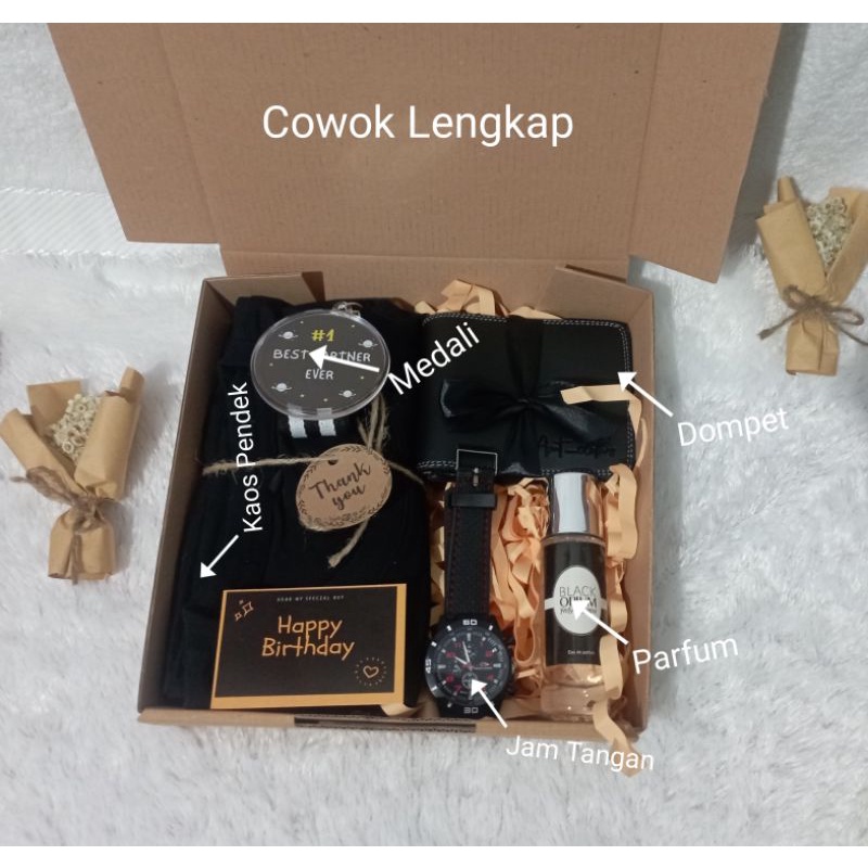 

Hampers Gift Box Cowok Kado Ulang tahun Murah / Hampers Cowok Murah / Gift Box Cowok Kado Ulang tahun / Gift Box cowok / Hampers Wisuda / Hampers graduation / Kado cowok / Hampers Lebaran / Hampers Wedding