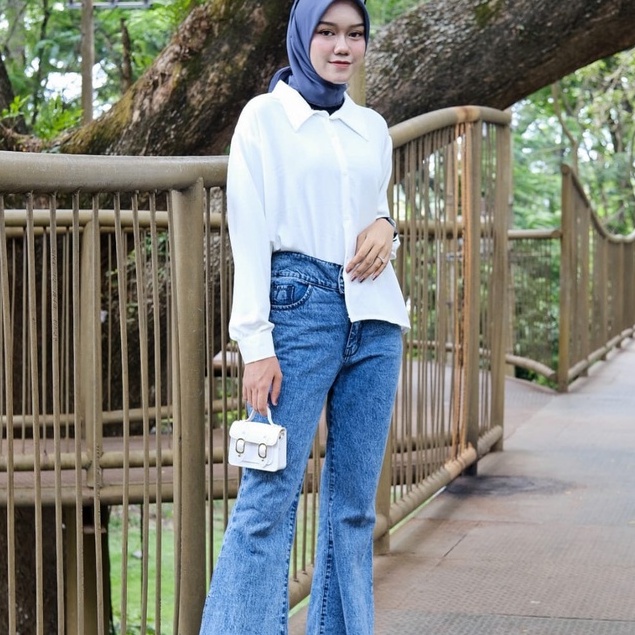 VIONA Shirt Crinkle Oversize - Kemeja Crinkle model Oversize KEMEJA WANITA POLOS LENGAN PANJANG CASUAL  Kemeja Crinkle Wanita Polos KEMEJA JUMBO WANITA /KEMEJA POLOS WANITA/KEMEJA JUMBO OVERSIZE POLOS /  ATASAN WANITA PREMIUM/ KEMEJA POLOS WANITA KEKINIAN