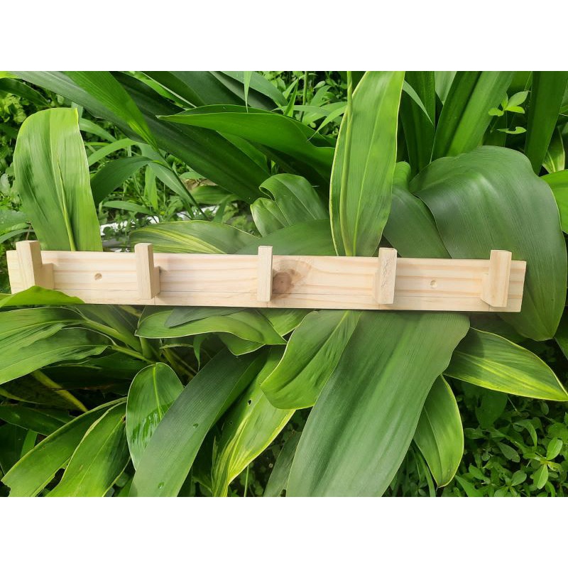 kastop kayu gantungan baju