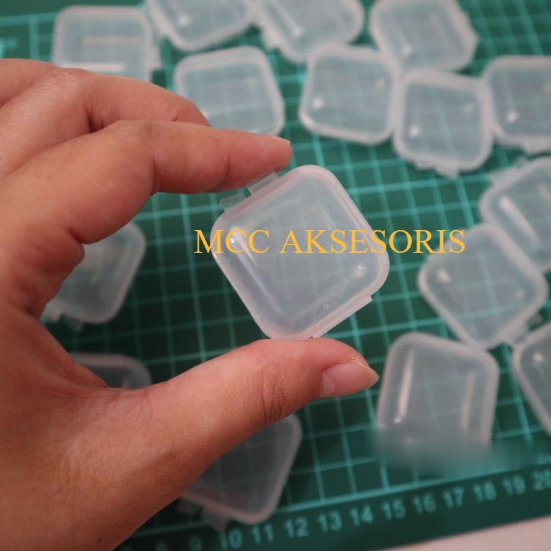 KOTAK PLASTIK KECIL 3.5x3.5x1.5 cm/KOTAK TEMPAT SIMPAN MEMORY CARD EAR PLUG/MINI BOX/KOTAK ORGANIZER MINI