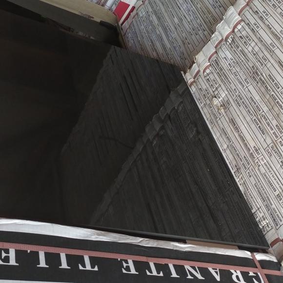 granit lantai 60x60 hitam polos (super black Valentino)