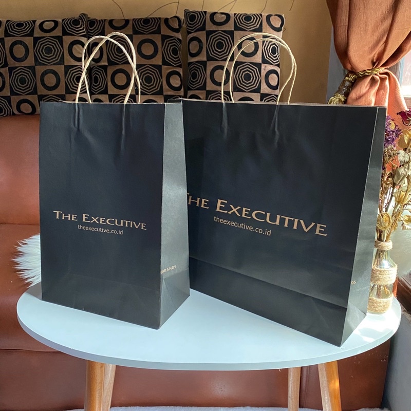 

Paper Bag The Executive Original Store Bungkus Hampers Hitam