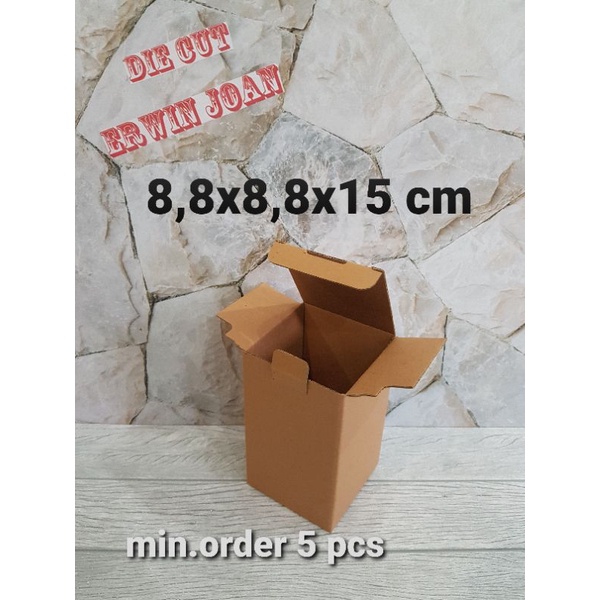 

Kardus Box uk 8,8x8,8x15 cm Kotak Karton Diecut botol.DB