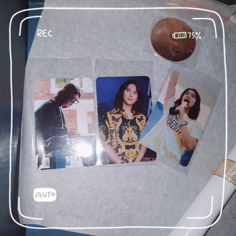 mencuri raden saleh iqbaal piko photocard pc fan token heist kit mrs