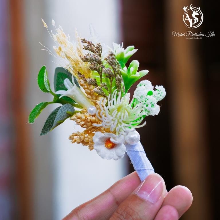 CORSAGE BUNGA JAS PENGANTIN PEARL