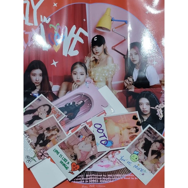 Polaroid, poster, stiker, stand Yuna official itzy from album crazy in love