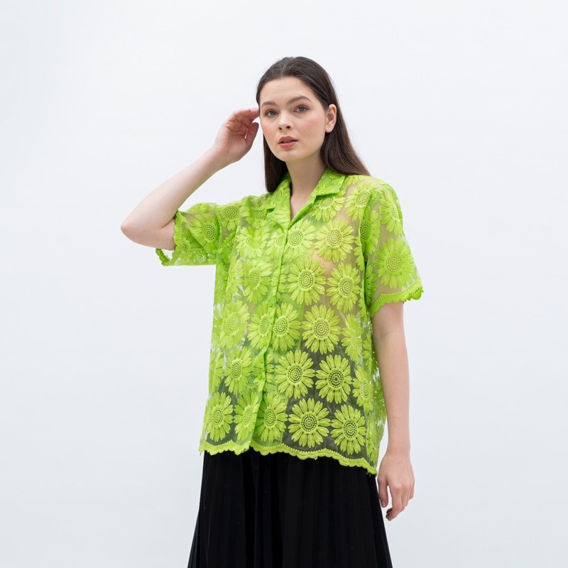 DAYBYDAY Daisy Shirt — Kemeja Wanita