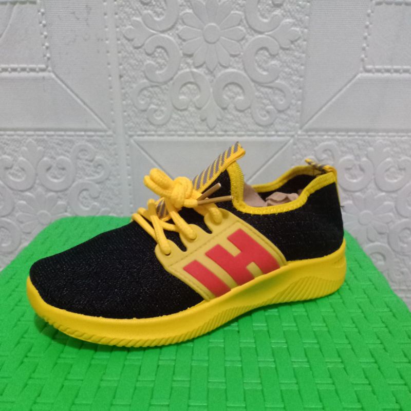 SEPATU ANAK  SLIP ON IMPORT COLLIN  UKURAN 27-36