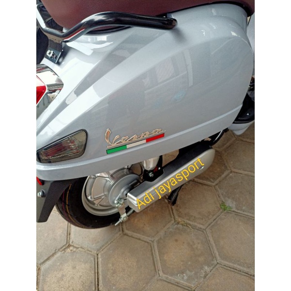 Emblem Uwinfly T3 tulisan Vespa Logo timbul/aksesoris uwinfly T3