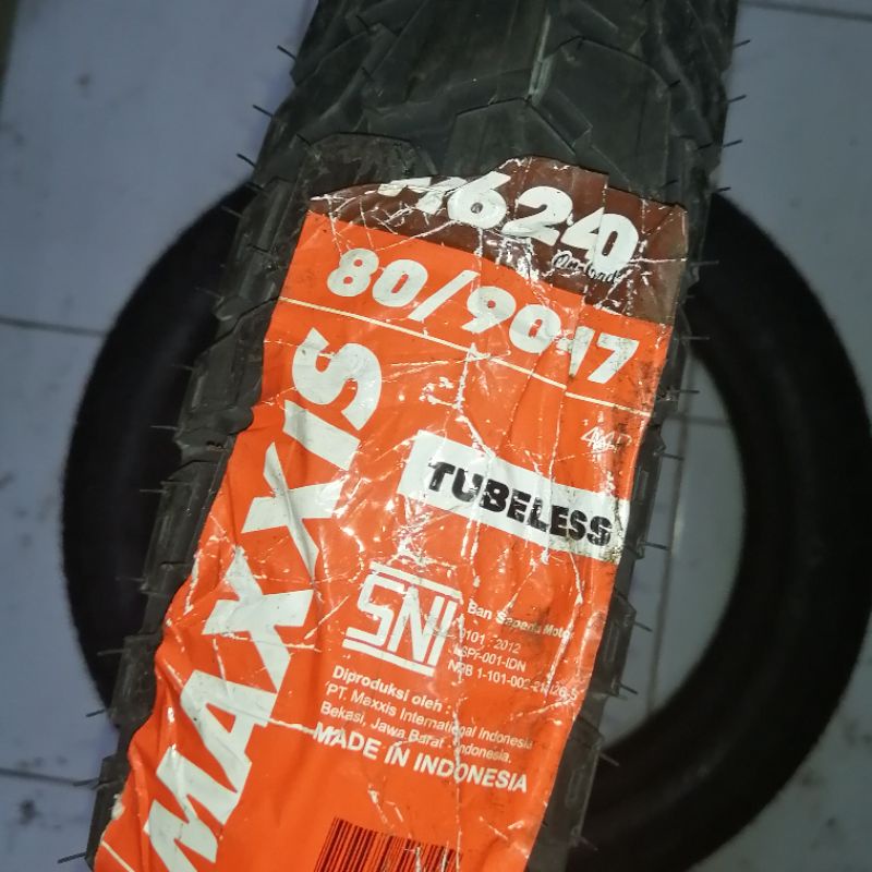 Ban luar tubeless semi trail 80 90 17 M6240 maxxis