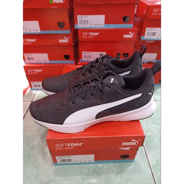 Puma Flyer Runner Mesh Sepatu Original Pria Hitam Putih