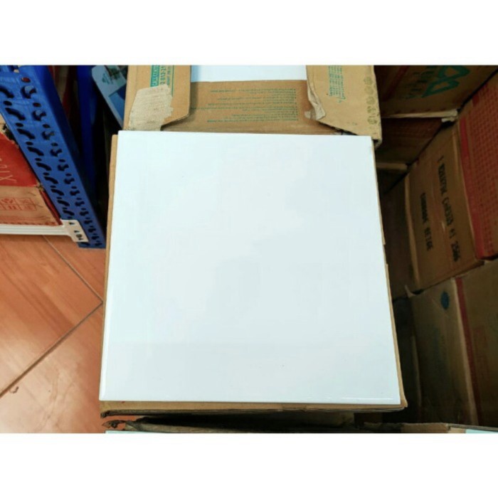 {{{{}}] Keramik mulia putih glossy signature 20x20 cm kw1