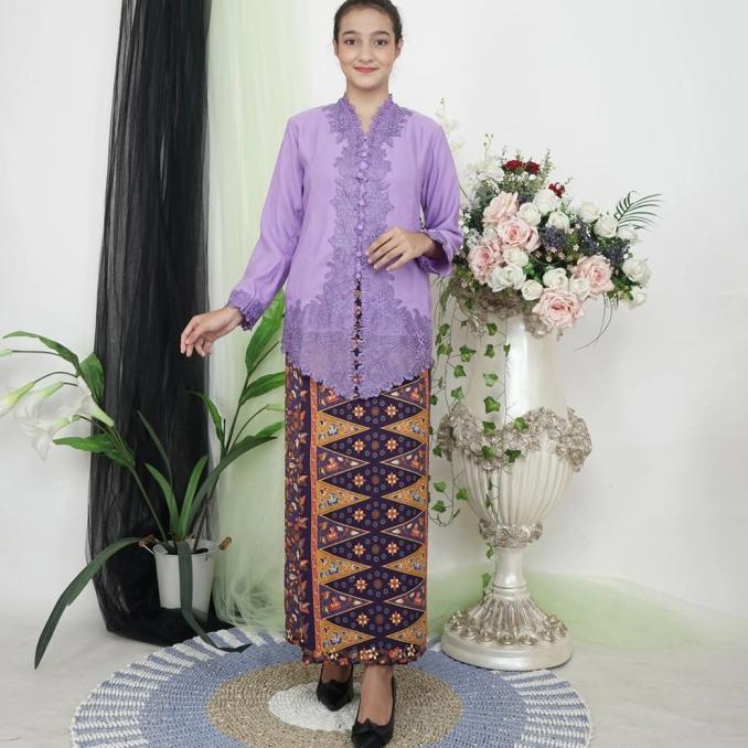 ATASAN KEBAYA ENCIM BORDIR UNGU SENADA