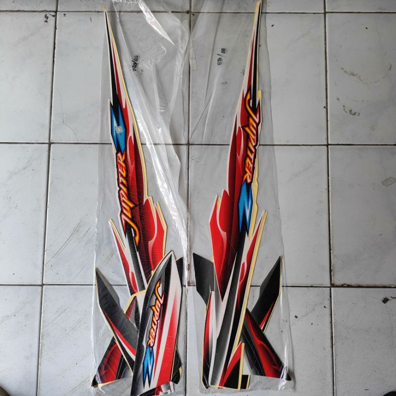 STRIPING STIKER LIST BODI MOTOR STANDAR JUPITER Z TAHUN 2005 STIKER JUPITER Z 2005
