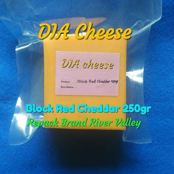 

NEW Keju Block Red Cheddar 250 gr River Valley - Repack