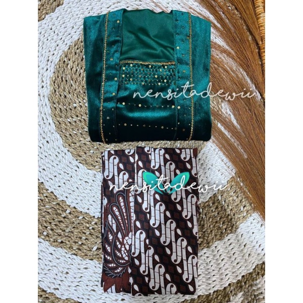 [1 SET] Kebaya Kutubaru Payet + Jarik Instan / DHB03G, Nuansa Hijau Botol