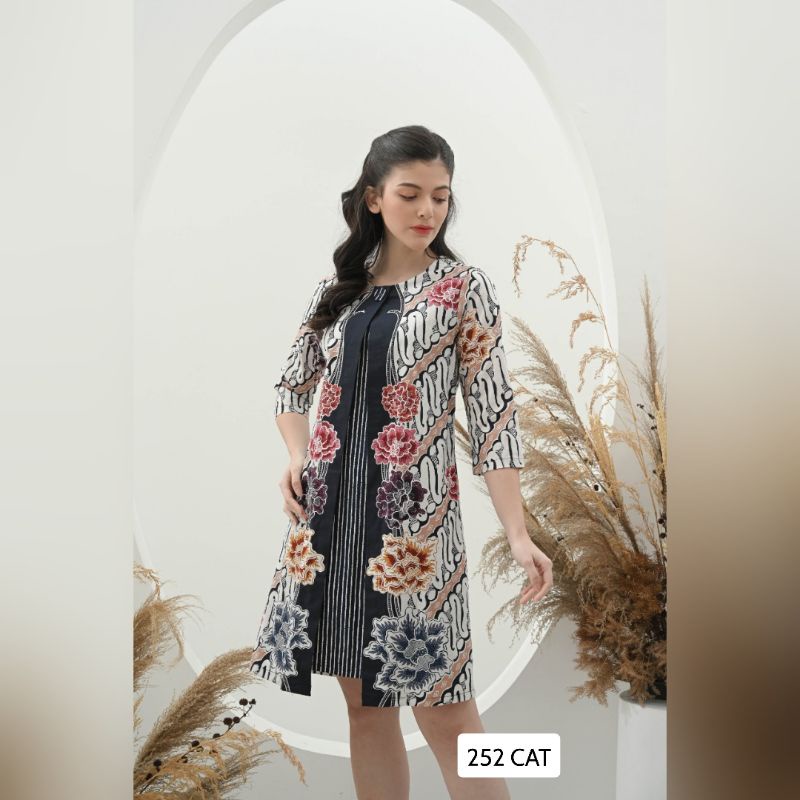 135 CAT-242 CAT-252 CAT-245 CAT-258 CAT-113 CAT-245 CAT-303 CAT-295 CAT-BATIK COUPLE-SERAGAN BATIK