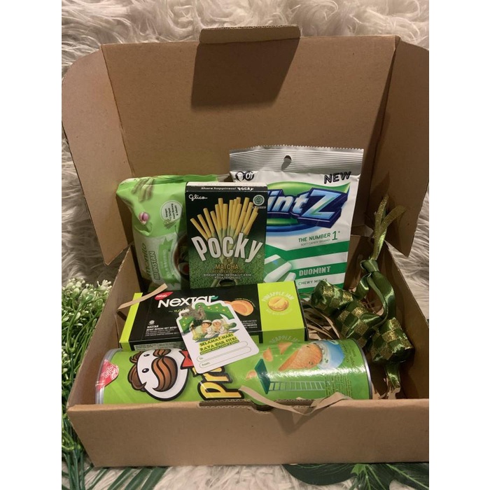 

Parsel Lebaran /Natal/ Snackbox Lemonilo Dll 5 Snack Hampers Natal 040